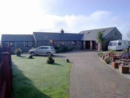 Twas A Barn, Tregaswith Road, Tregaswith, Newquay TR8 4HY