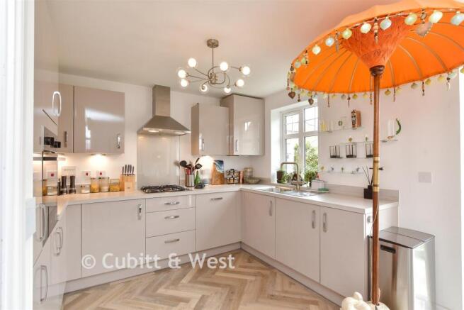Kitchen/ Breakfast Room
