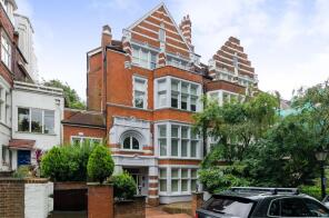 Flat A, 4, Frognal Gardens, London NW3 6UX