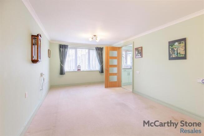 8671784-interior06.jpg
