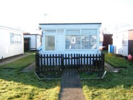 4, Coconut Grove, Miami Beach, Mablethorpe LN12 2LE