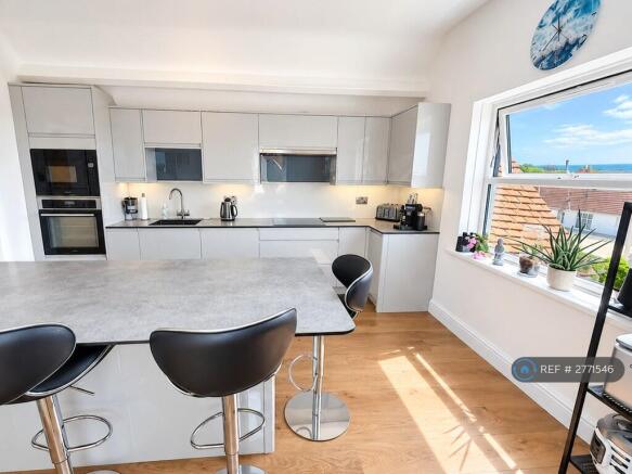 Fully Equipped Kitchen (Includes Dishwasher)