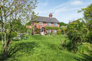 Roadside, Whinburgh Road, Yaxham NR19 1QY