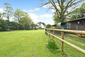 Sunnymead, Nuthurst Street, Horsham RH13 6RG