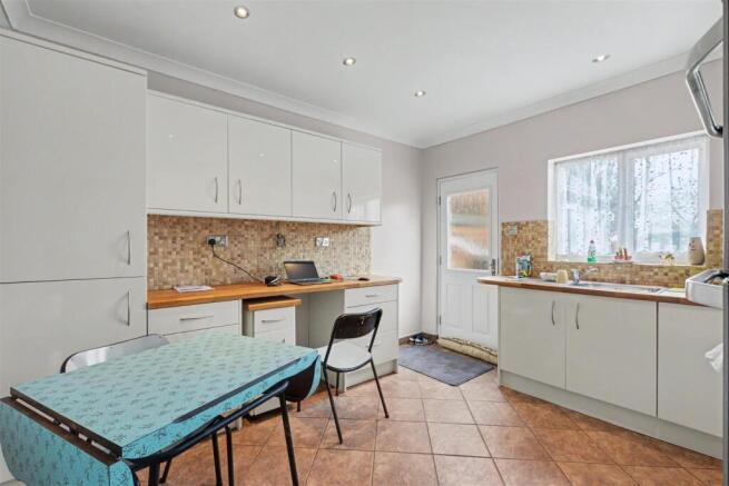 Kitchen_1.jpeg