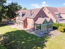6, Hawkes Hill Close, Warwick CV35 8JZ