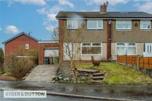62, Denbydale Way, Royton OL2 5TN