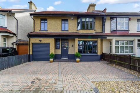 Eglington Road, North Chingford, E4