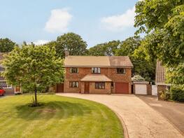 6, Barclay Close, Fetcham KT22 9SY