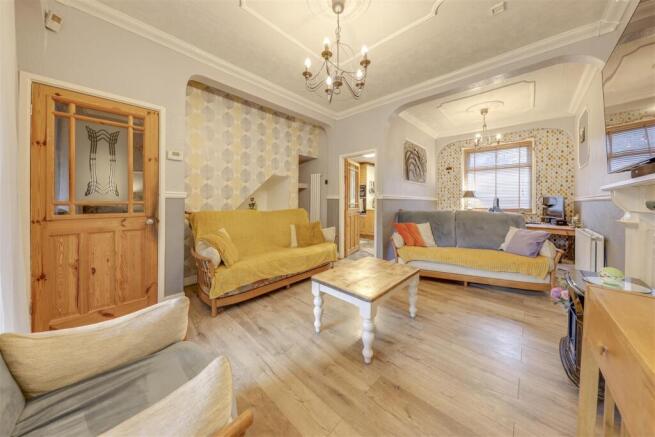 Lounge Alt