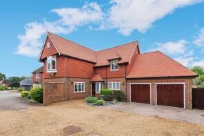 3 Advent Cottage, Carylls Meadow, Horsham RH13 8HW