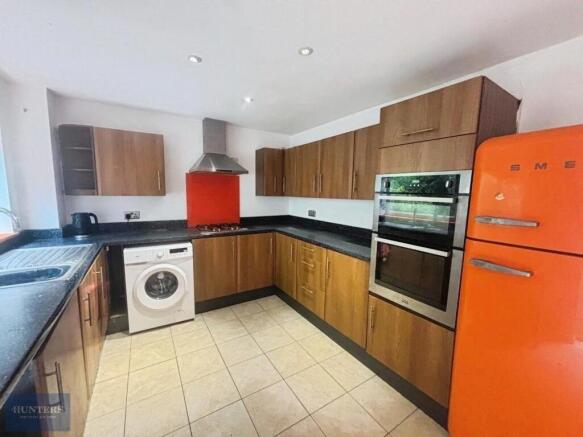 Kitchen Area 1