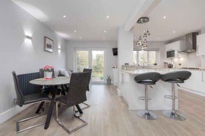 Linton House, Leire