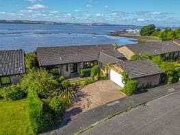 59, Charles Way, Limekilns KY11 3LH