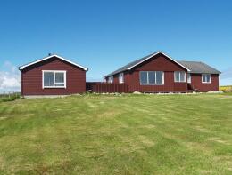 Sunniva, B9088 From Herra X-roads To Baela Junction, Houbie, Shetland ZE2 9DJ