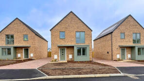 137 Tanglewood, Almners Road, Chertsey KT16 0BJ