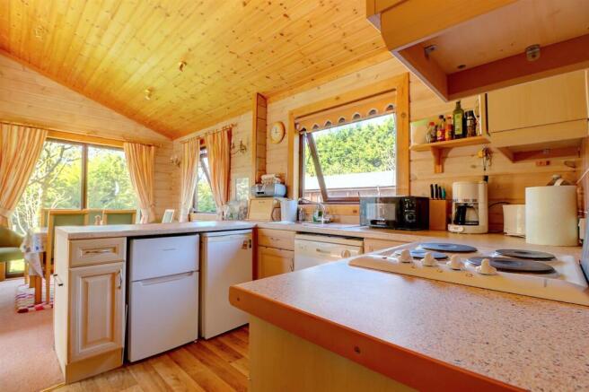 Kitchen .2.jpg