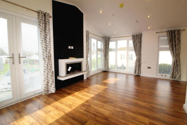 Living room 2 e.jpg