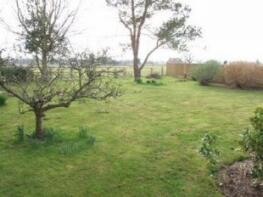 Ballater, Featherbed Lane, Carters Corner, Hailsham BN27 4HY