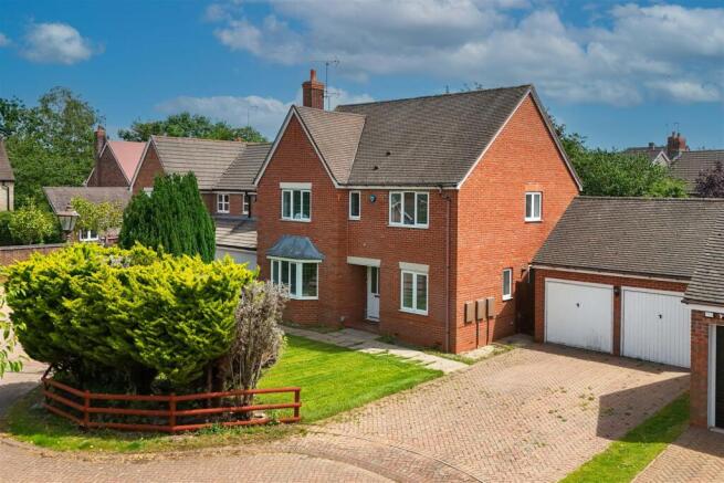 14 Tythe Barn Lane 24.jpg