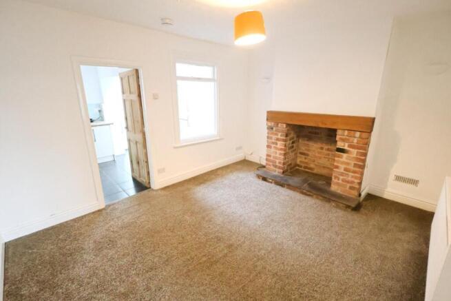 DINING/SITTING ROOM