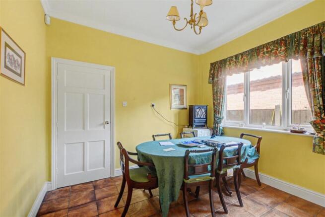 Dining Room_1.jpeg