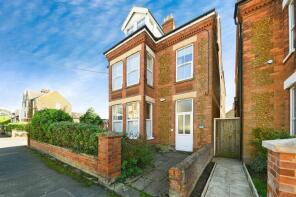 Lower Flat, 46, Greevegate, Hunstanton PE36 6AG