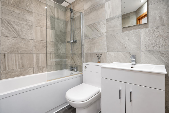 15Opt Bathroom WC.png