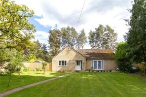 Lakeside, Oaksey Road, Cirencester GL7 6DZ