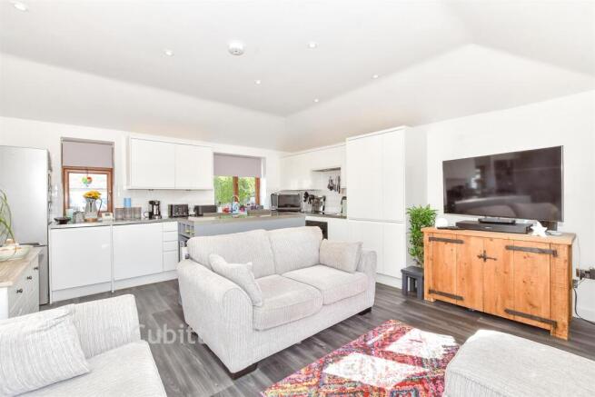 Lounge/Kitchen