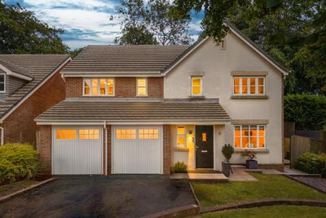 6 Clarendon Gardens, Bromley Cross, Bolton, BL7 9GX