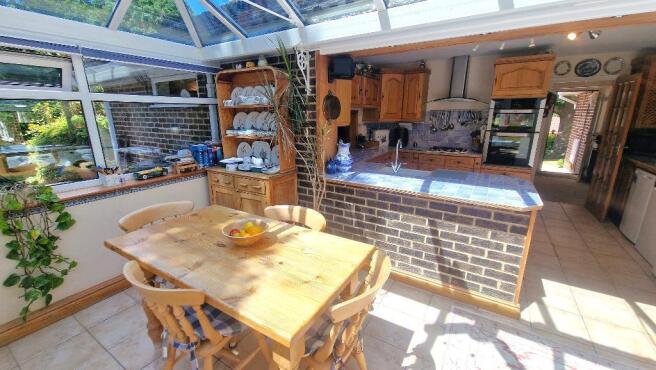 Conservatory to Kitchen