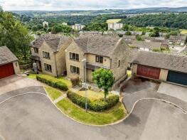 15, Priestley Grove, Taylor Hill, Huddersfield HD4 7RG