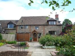 Timbers, Old Barn Court, Bircher HR6 0AU