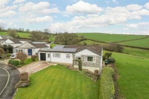 10, Holmans Meadow, Lawhitton, Launceston PL15 9NE