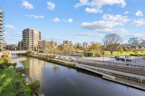 Hallmark Court, E14