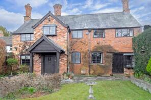 Brigarde House, Main Road, Shurdington, Cheltenham GL51 4XJ