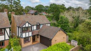 19, Almond Close, Wokingham RG41 4UU