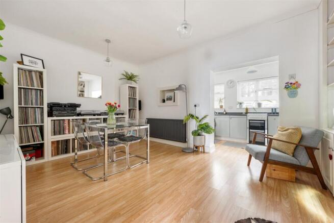 Royston Avenue, E4