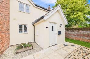 1, Summerhouse Close, Diss IP22 1FA