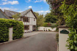 Ferndown, Foxglove End, Yelverton PL20 7NY
