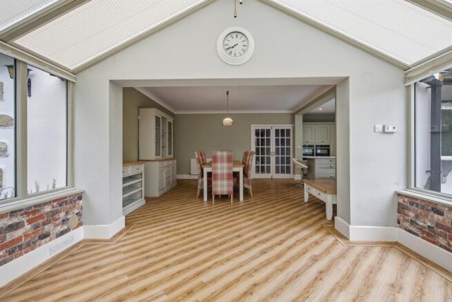 Bramleys Estate Agents - Lightridge Close - Fixby 