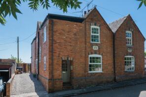 7, Church Bank, Alcester B49 6NU