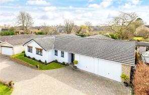 Hilltop, Brackley Road, Brackley NN13 5NE