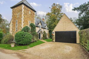 1 East Lodge, Ashwell Hall Stables, Oakham LE15 7LH