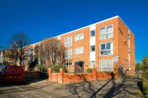 Gordon Road, London, E18