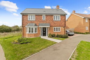 54, Clover Crescent, Hellingly BN27 4FJ