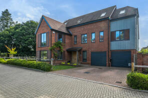 18 Langland, Rowan Drive, Godalming GU7 1UB