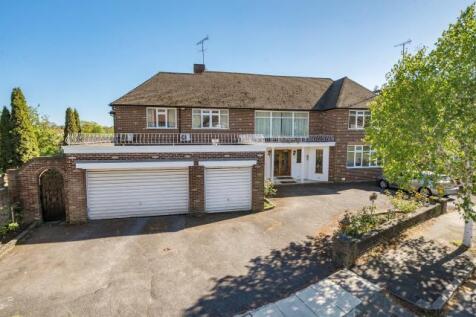 Fairholme Close, London