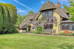 Sackfords, Mole Hill Green, Molehill Green Road, Dunmow CM6 3JP